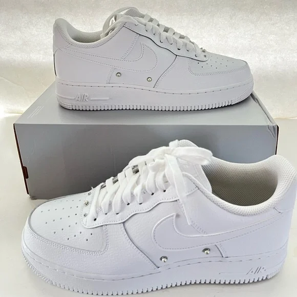 NWT Nike Women’s Air Force 1 ‘07 SE Shoes Size: 10 - Picture 2 of 13